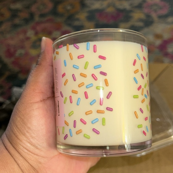 New Ryan Porter X FFF -Candier- Birthday Cake- 9 oz Soy Candle - Picture 5 of 7